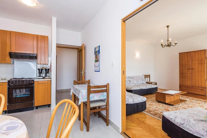 Stunning Home in Barbat With Wifi and 3 Bedrooms