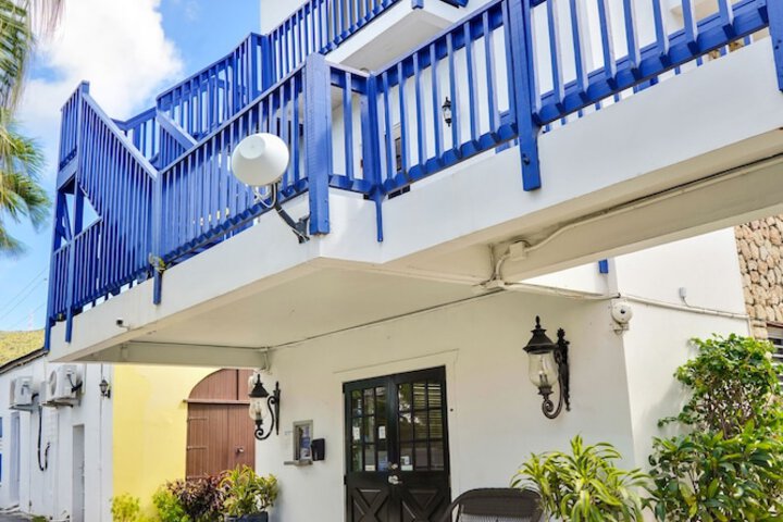 Hotel Entry