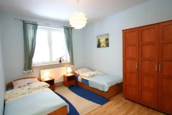 Room 3 of 10