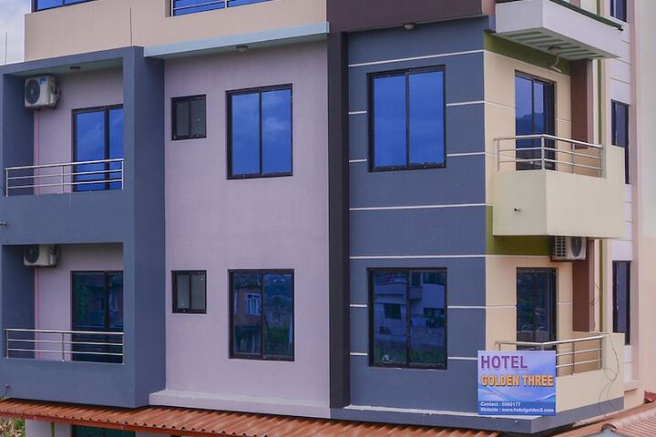 OYO 271 Hotel Golden Three