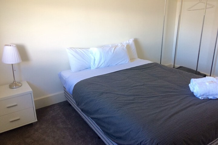 Room 4 of 34