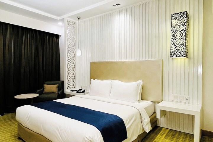 Room 14 of 39