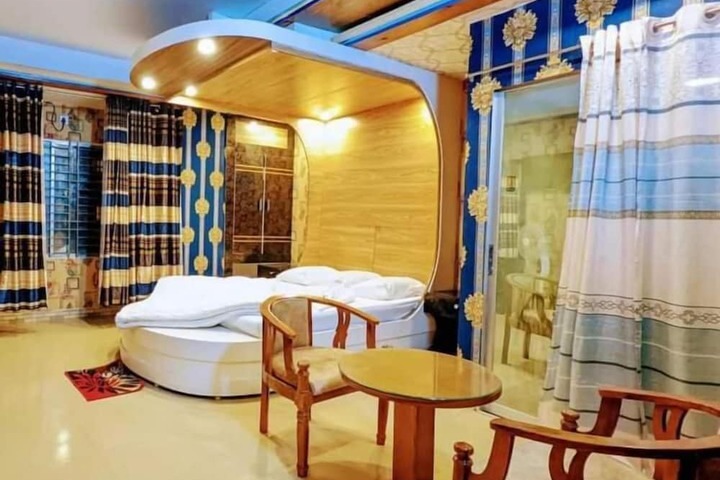 Room 4 of 22