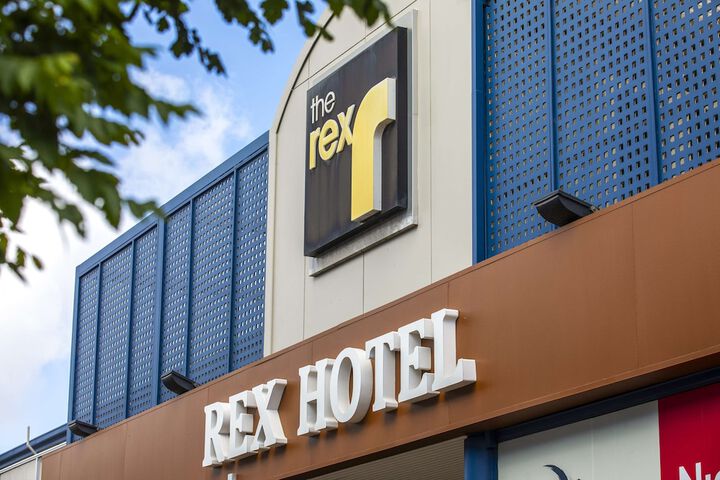 Hotel 85 of 90