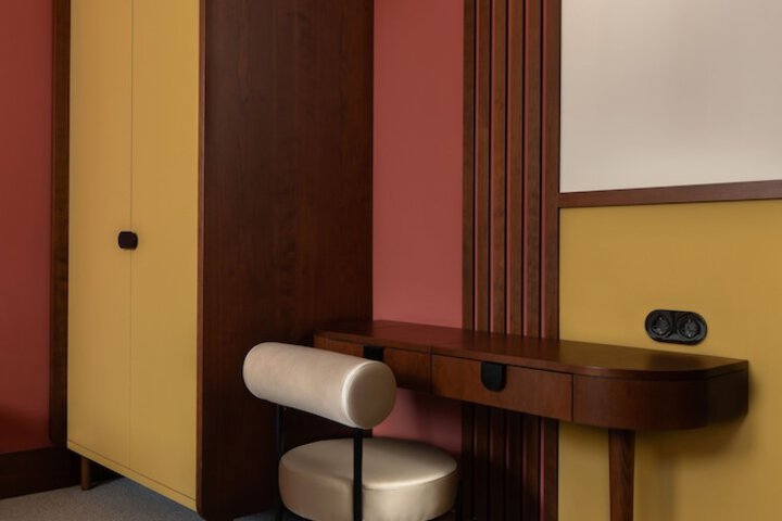 Room 16 of 54
