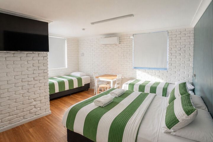 Room 6 of 38