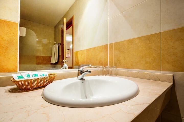 Clean Restrooms