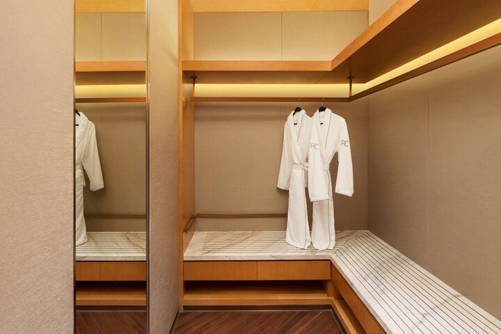 Room 17 of 49