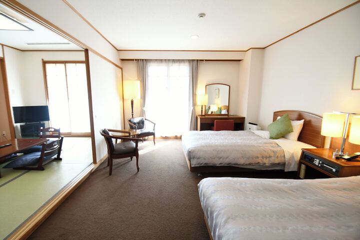 Room 26 of 48