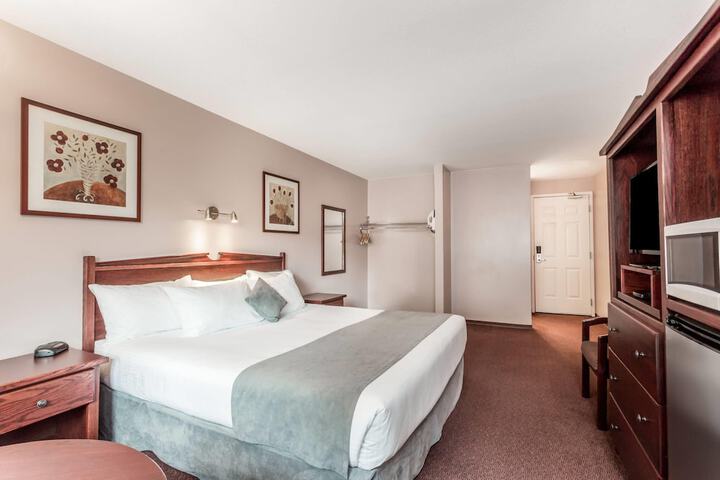 Room 10 of 25