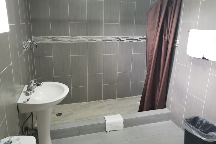 Single Double Bed (2 of 8)