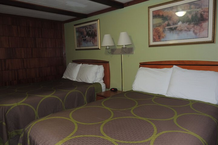 2 Double Beds (3 of 17)