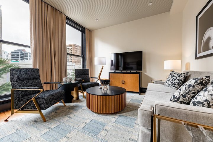 Room 225 of 341