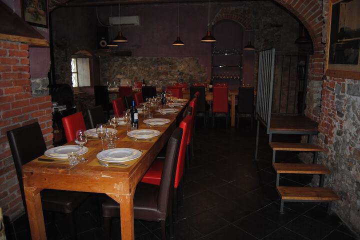 Dining 18 of 38