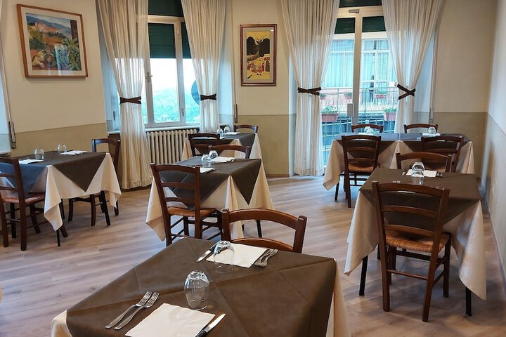 Dining 19 of 27
