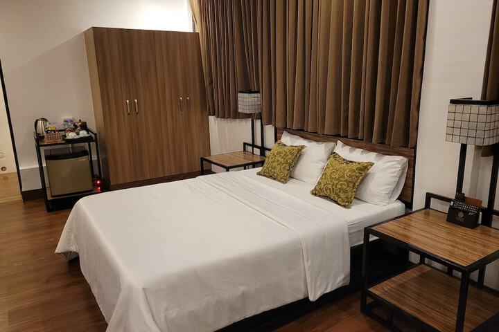 Room 19 of 112
