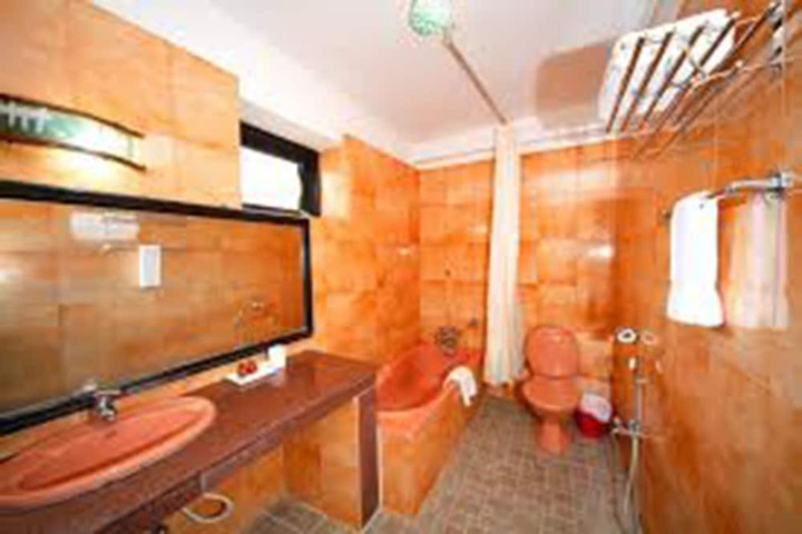 Room 8 of 17