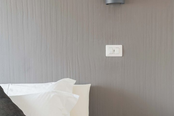 Room 32 of 80