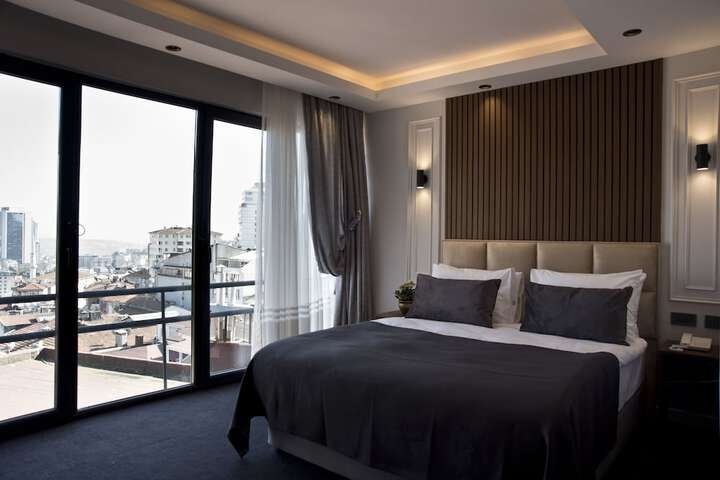 Room 47 of 76