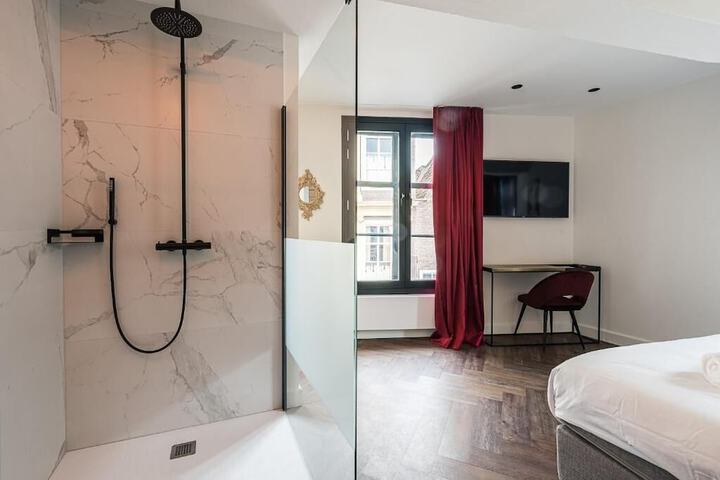 Room 21 of 73
