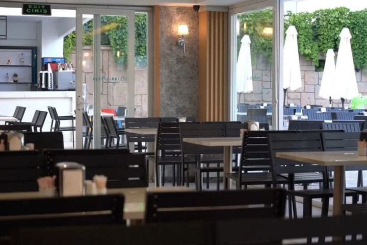 Dining 42 of 66