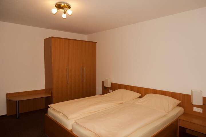 Room 10 of 39