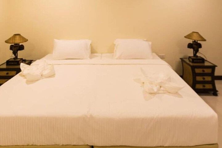 Room 12 of 24