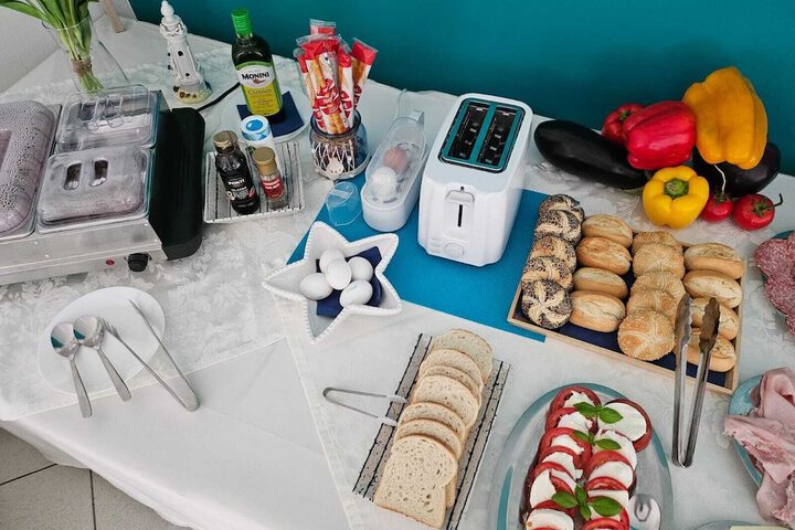 Dining 20 of 25