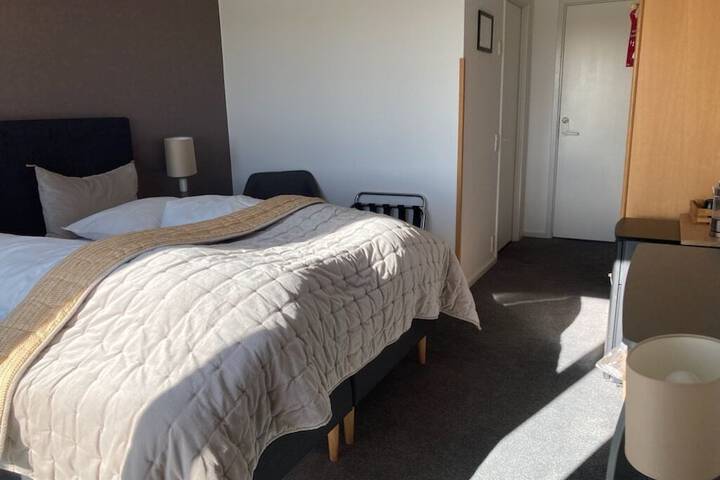Room 12 of 63