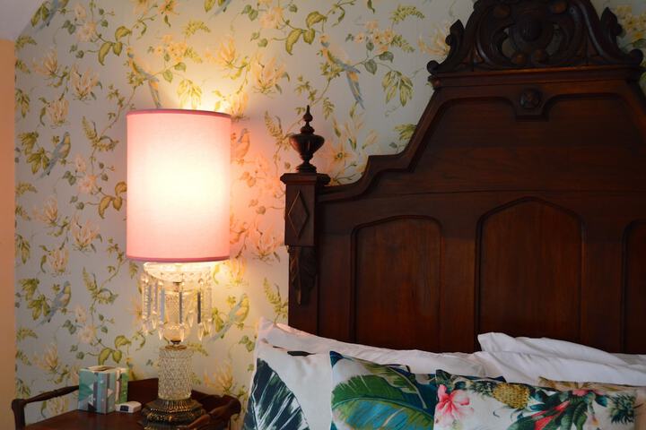 Room 11 of 35