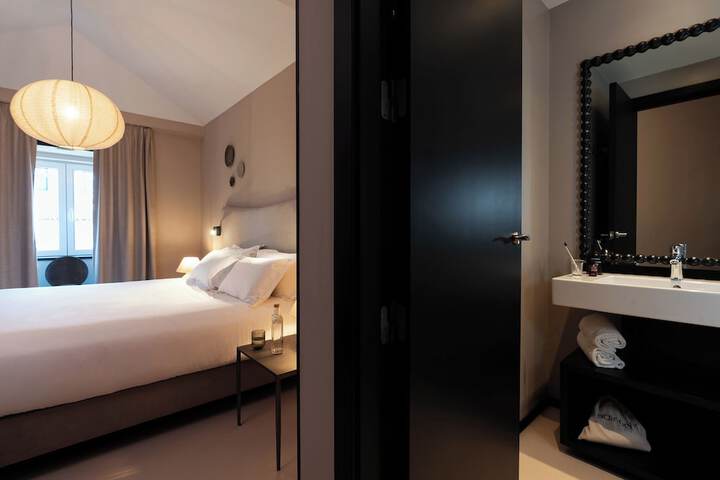 Room 27 of 50