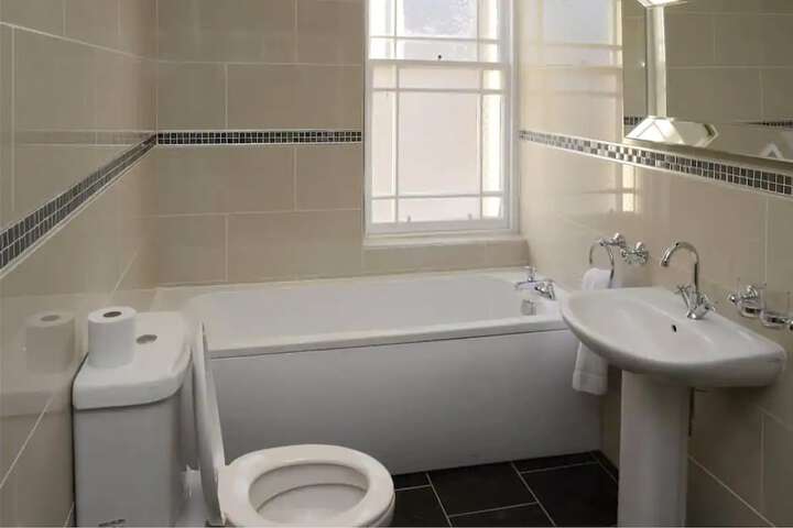 Room 15 of 27