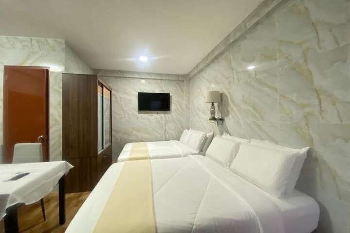 Room 5 of 37