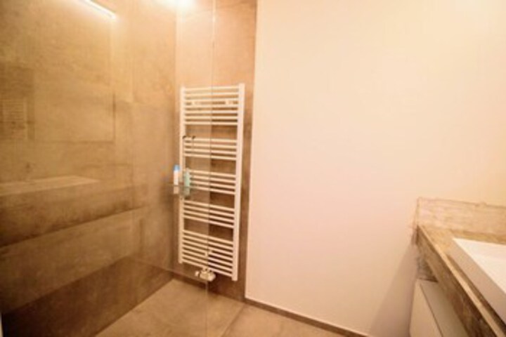 Room 5 of 26