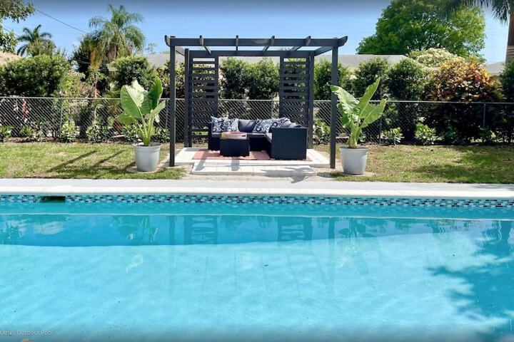 El Dorado Pool House in Cape Coral, FL