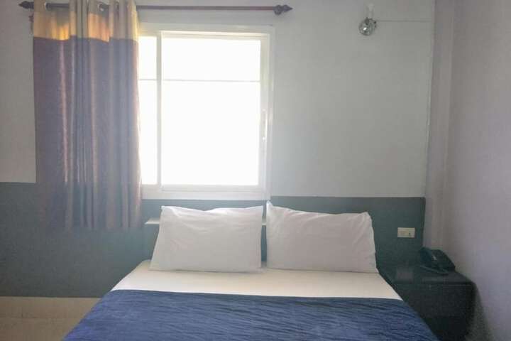 Room 2 of 27
