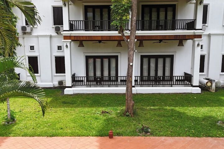 Hotel Exterior 192 of 277