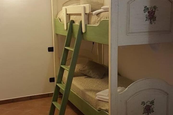 Room 25 of 161