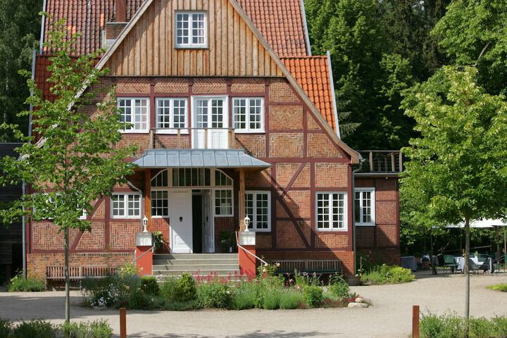 Hotel Waldhof auf Herrenland in Moelln