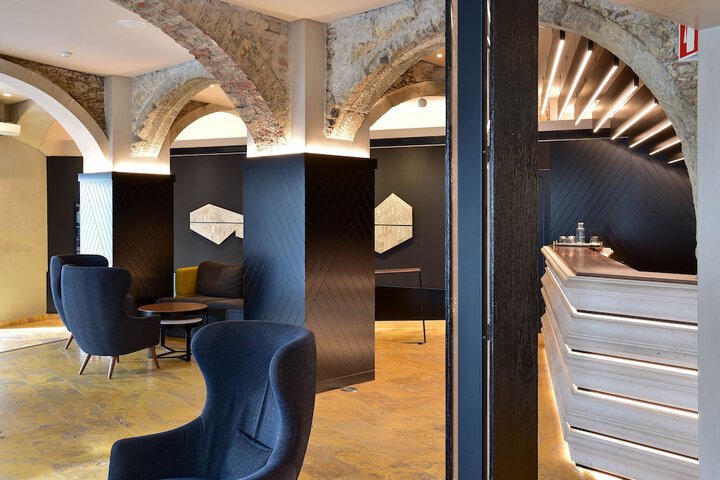 Guest Lobby