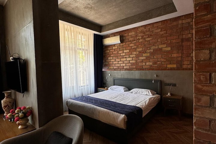 Room 51 of 117