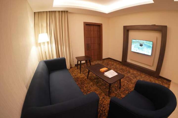 Room 18 of 44