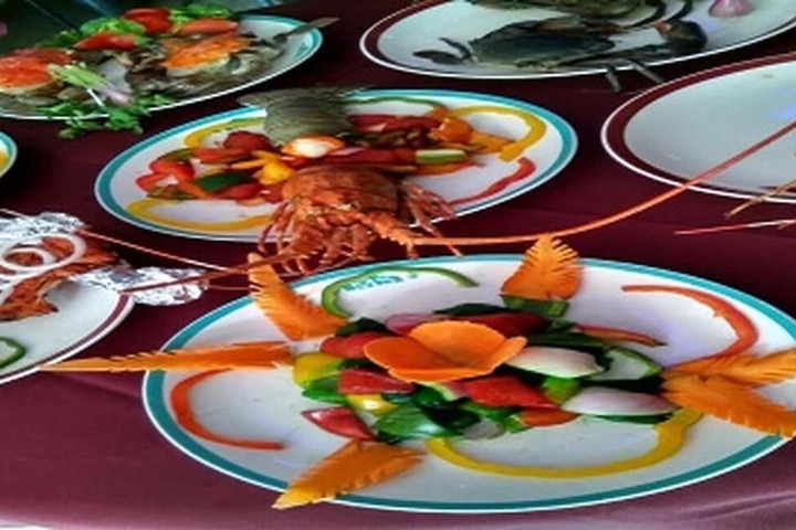 Dining 64 of 89