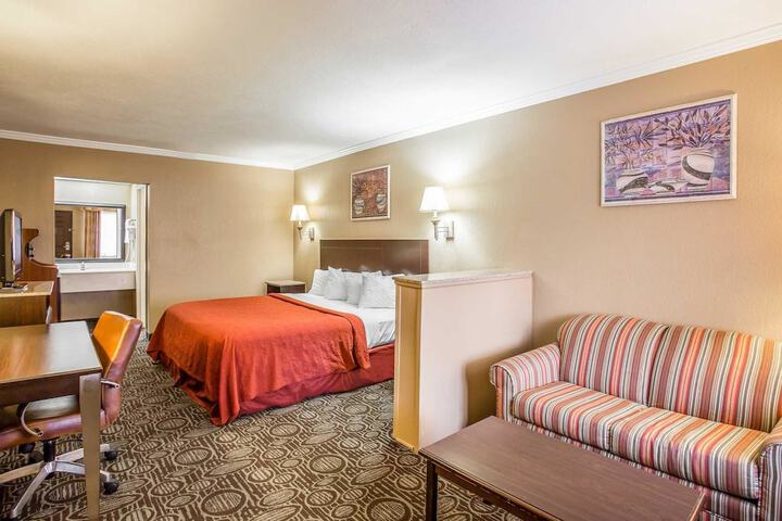 Room 10 of 48