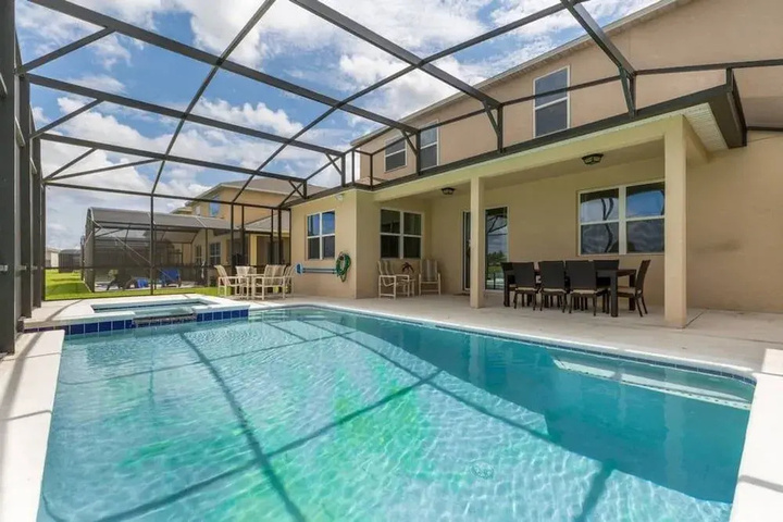Pool 10 of 22