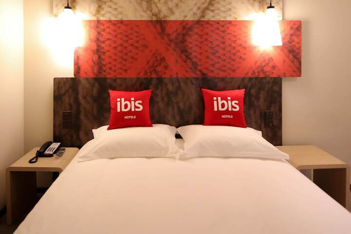 Room 41 of 86
