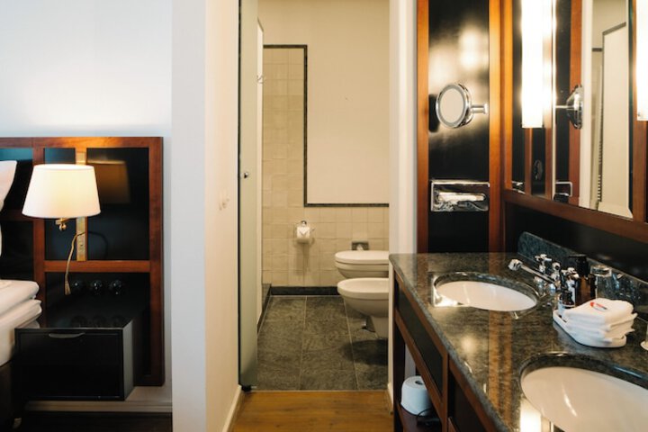 Room 75 of 120