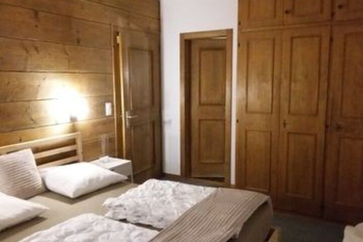 Room 9 of 22