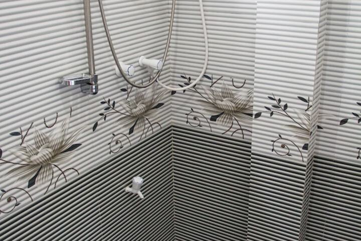 Room 8 of 18