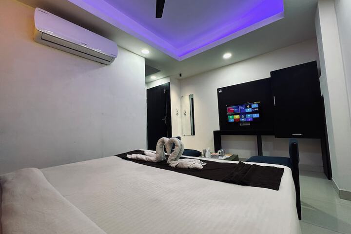 Room 3 of 82